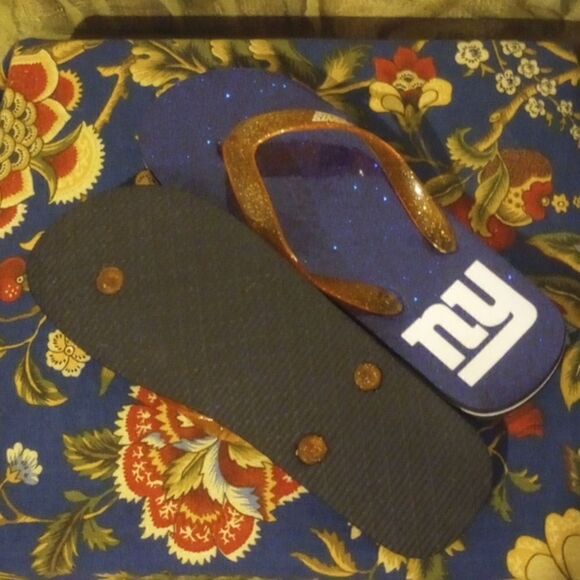 New York Giants Fan Flip Flops!* - Picture 3 of 3